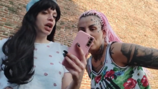 Tattoed girl i Jelena Krunić ocenjuju kurčeve fanova